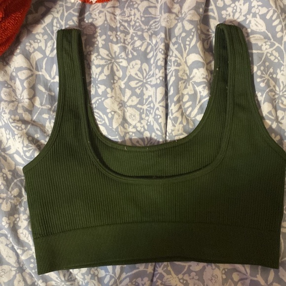 Green Amazon Athletic Bra, Size Medium, Stretchy Material - Picture 2 of 2